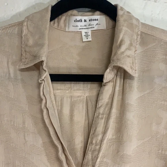 Anthropologie Cloth & Stone Joanie Tie Front Cream Tonal Print Top Sz S - Picture 2 of 4